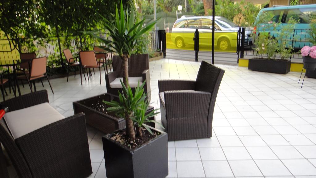 Hotel Bologna Ріміні Екстер'єр фото