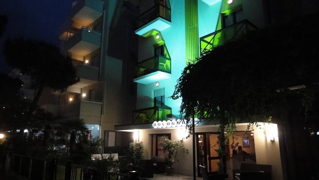 Hotel Bologna Ріміні Екстер'єр фото
