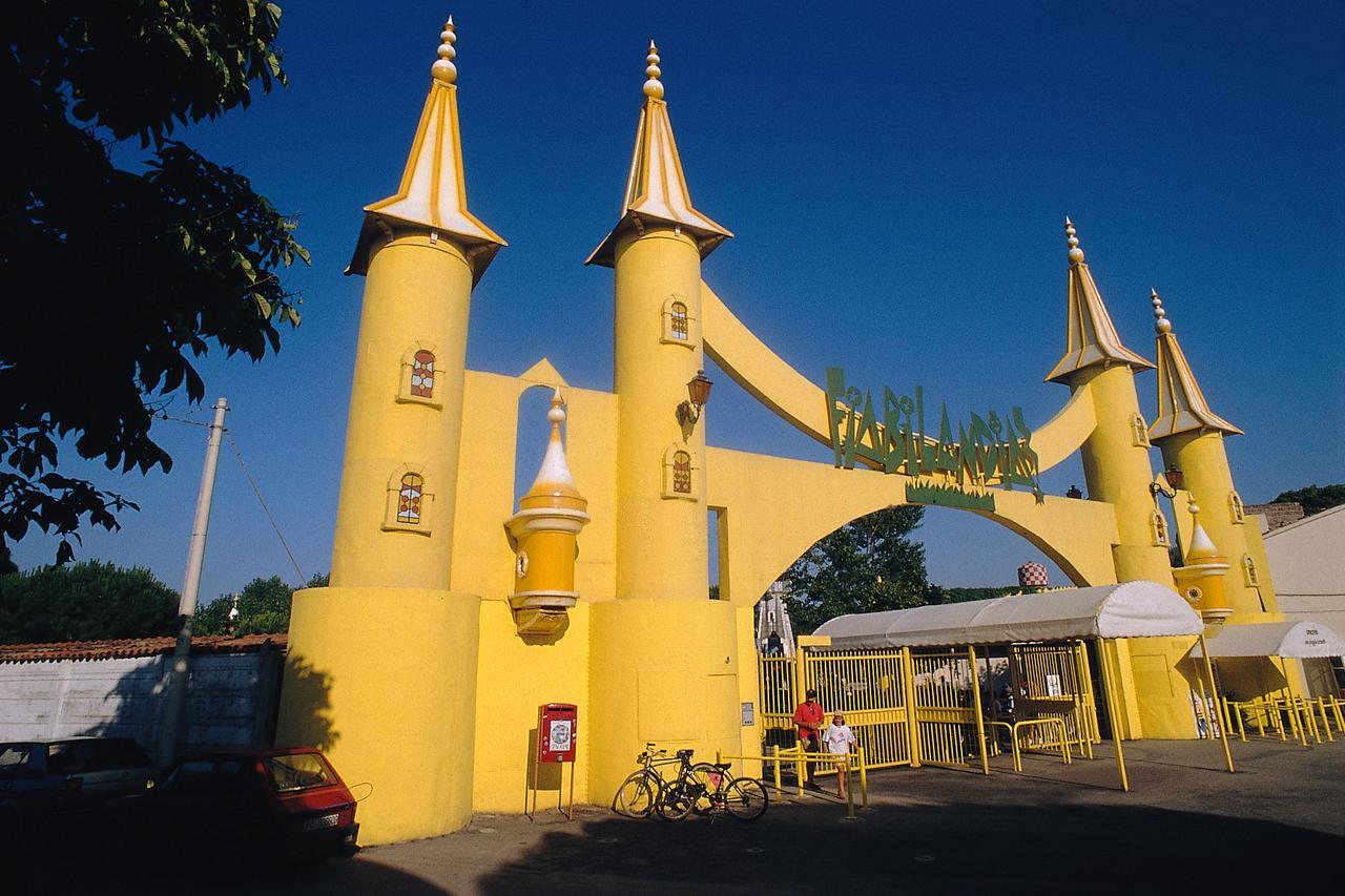 Hotel Bologna Ріміні Екстер'єр фото